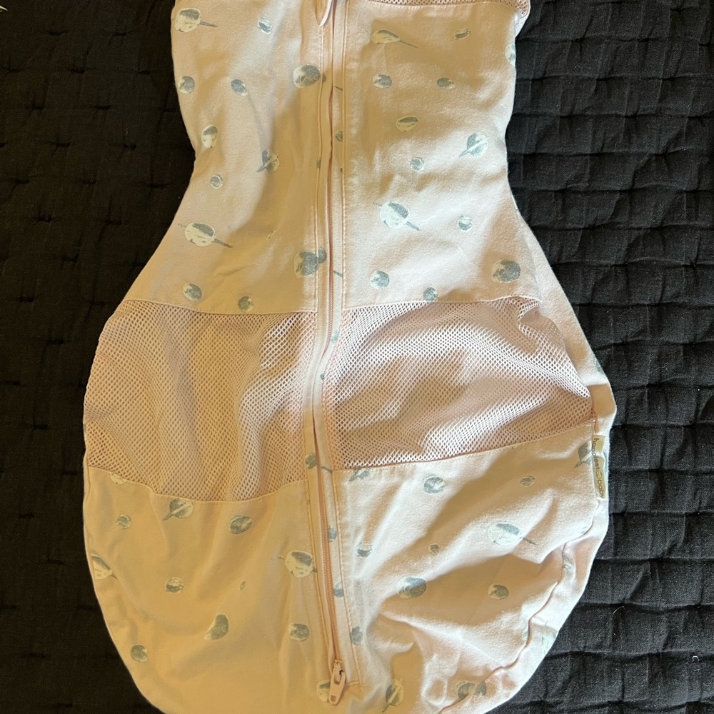 Happiest Baby Sleepea Swaddle (size small - 5-12 lbs)